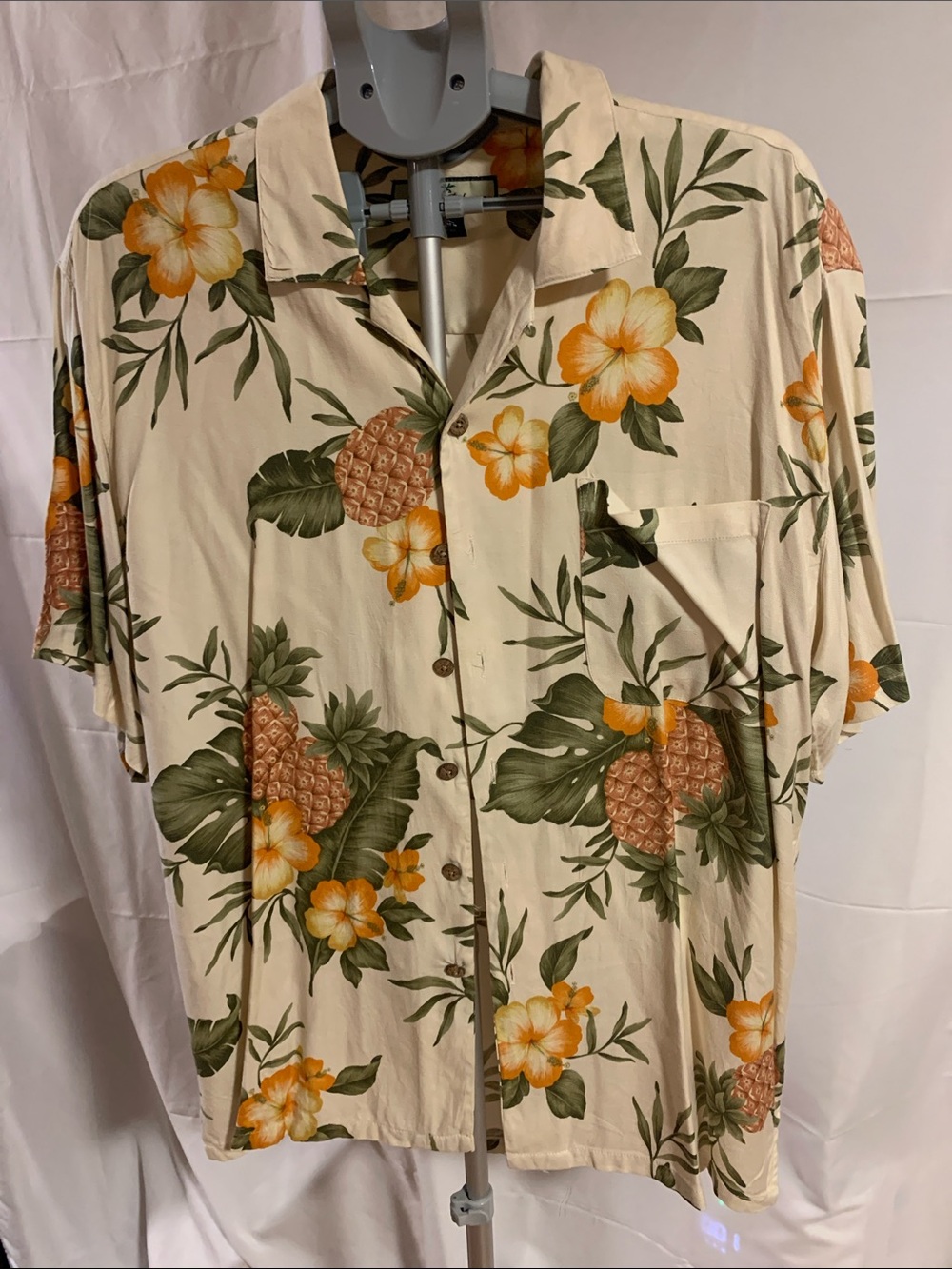 Tommy Bahama 100% silk men shirt X-Large flowered